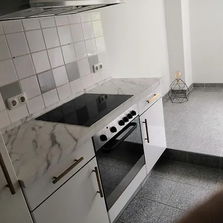 Mit Terrasse